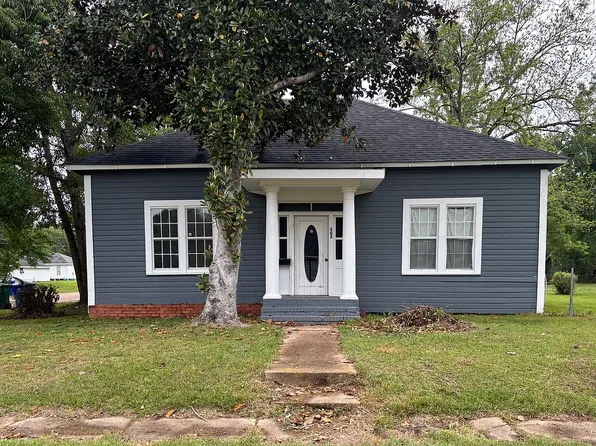 502 Maple St, Oakdale, LA 71463