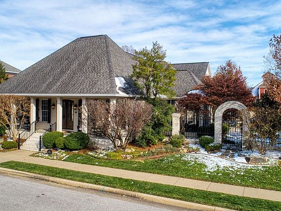 3rd image of 1524 Glen Eden Ln
