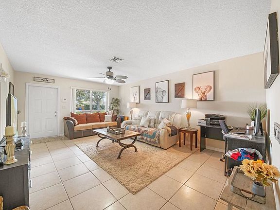 3rd image of 1641 NE 55th St #1-2