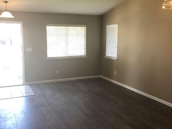 3rd image of 4105 N Anchor Ct