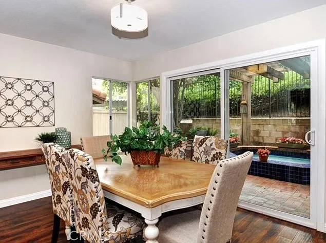3 bed, 2.5 bath, 1695 sqft, $4,900 — Photo 3