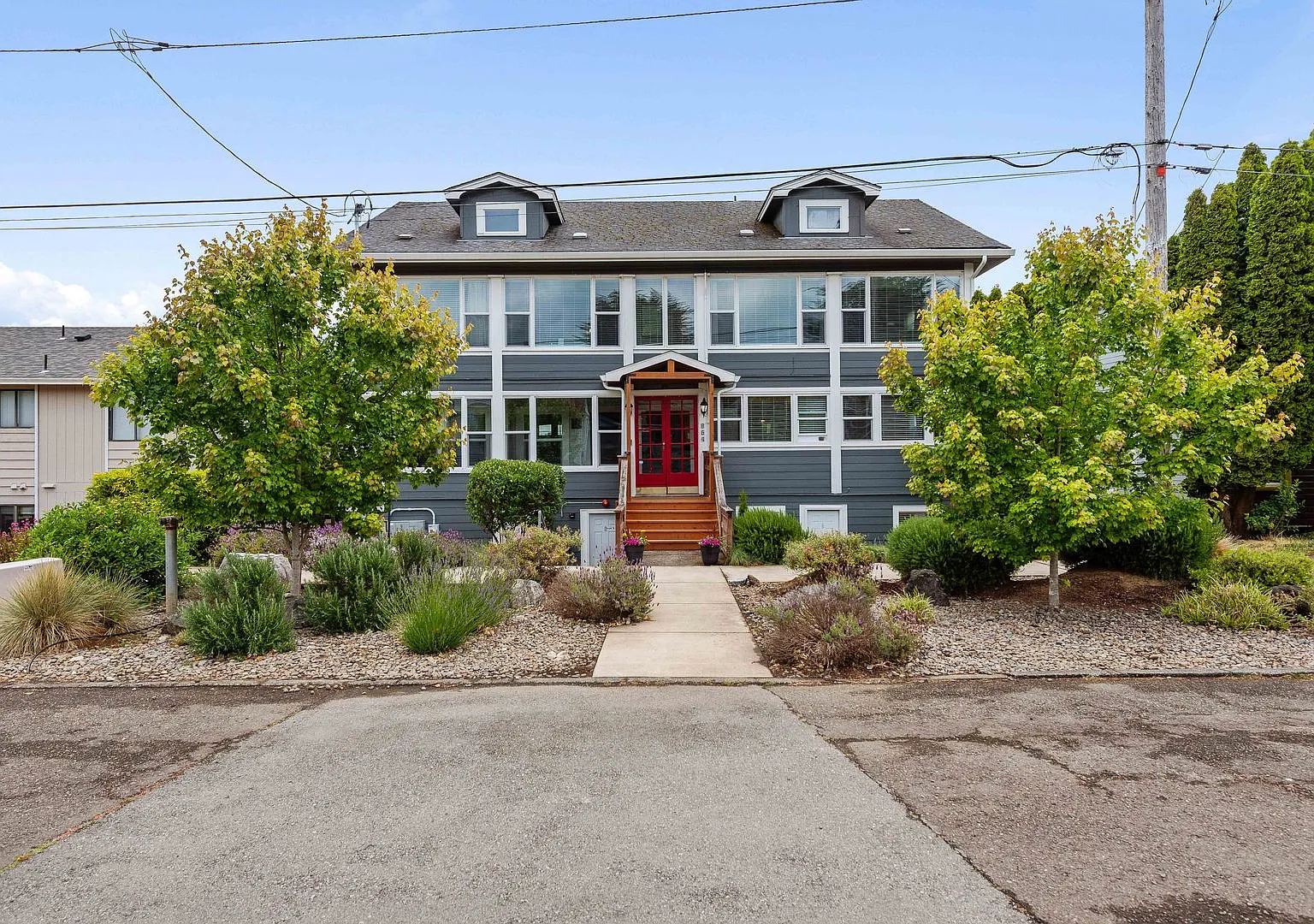 Coos Bay Apartments at Heritage House #3: Pet-Friendly Comfort — Photo 2
