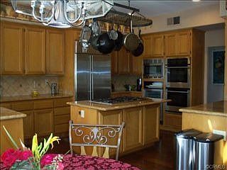 5th image of 326 Canterbury Ct