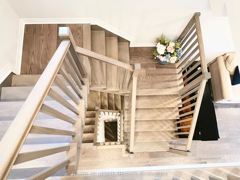 321 Lysander Pl — Photo 17