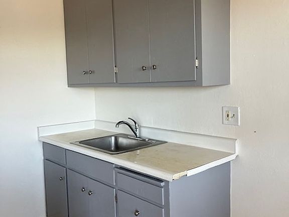 4th image of 1539 Humboldt St Unit E
