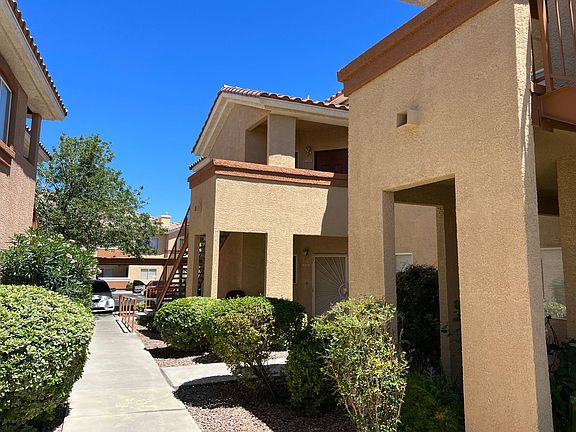 3rd image of 1050 E Cactus Ave Unit 1006