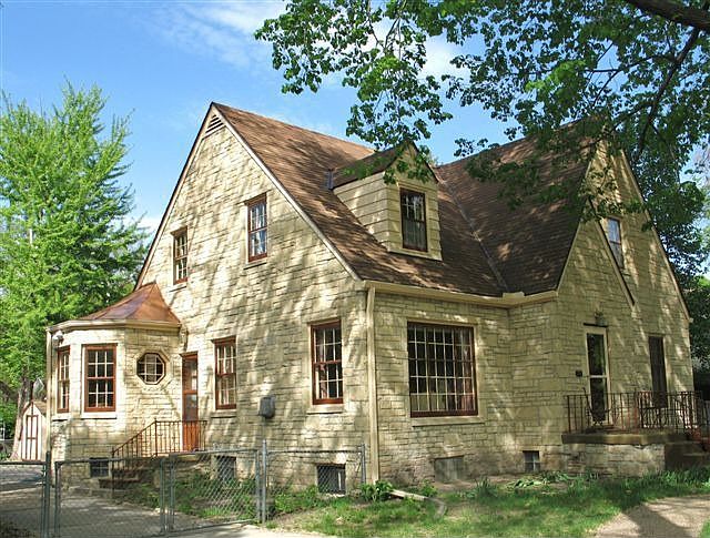 House - Stone Tudor