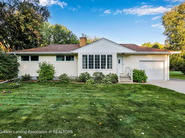 15330 Pinehurst Dr, Lansing, MI 48906