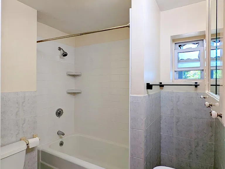 9 Locke St — Photo 12