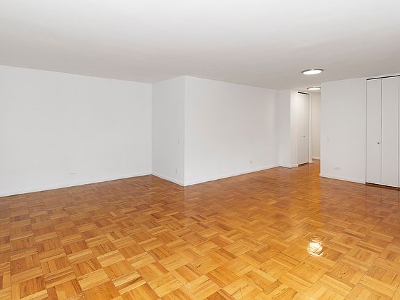 3rd image of 150 E 18th St APT 1A