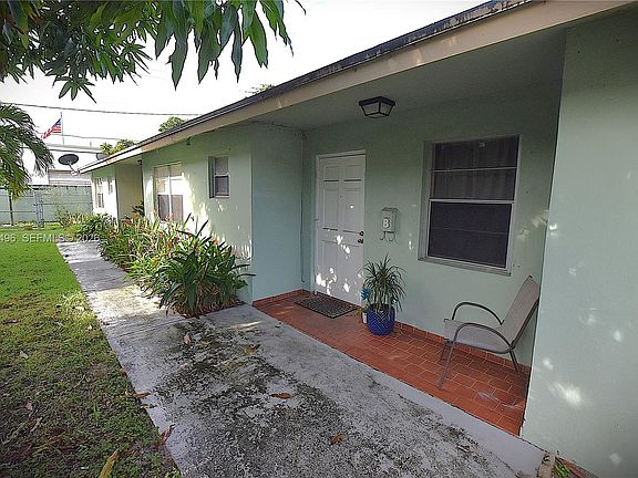 2nd image of 418 Conniston Rd