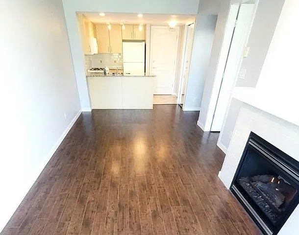 8460 Granville Ave #410 — Photo 3