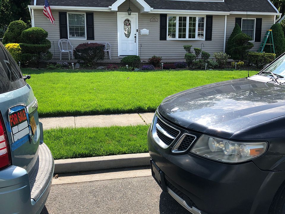 1st image of 1084 South Dr