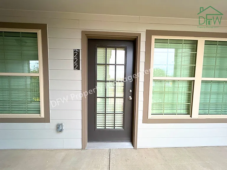 6108 Abrams Rd #B — Photo 1