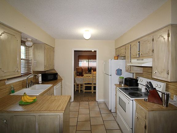 4th image of 1712 E 56th St