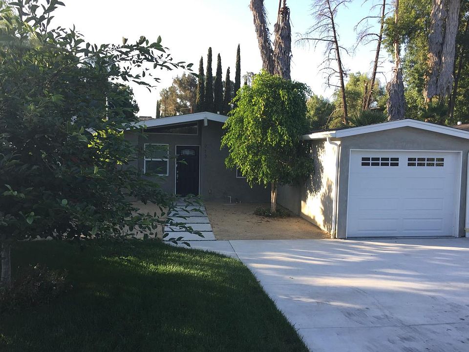 1st image of 713 Glen Oaks Rd