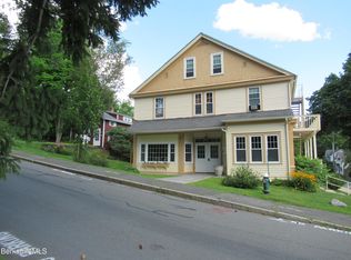 14 Pine St, Stockbridge, MA 01262