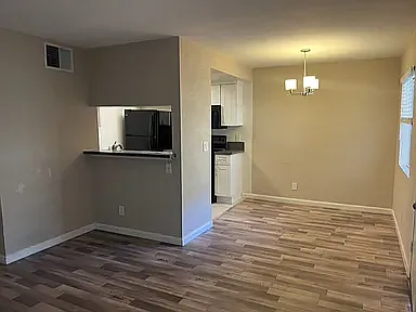 555 E Olive Ave — Photo 11