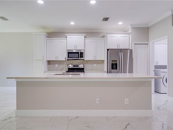 5th image of 9543 Blue Stone Cir