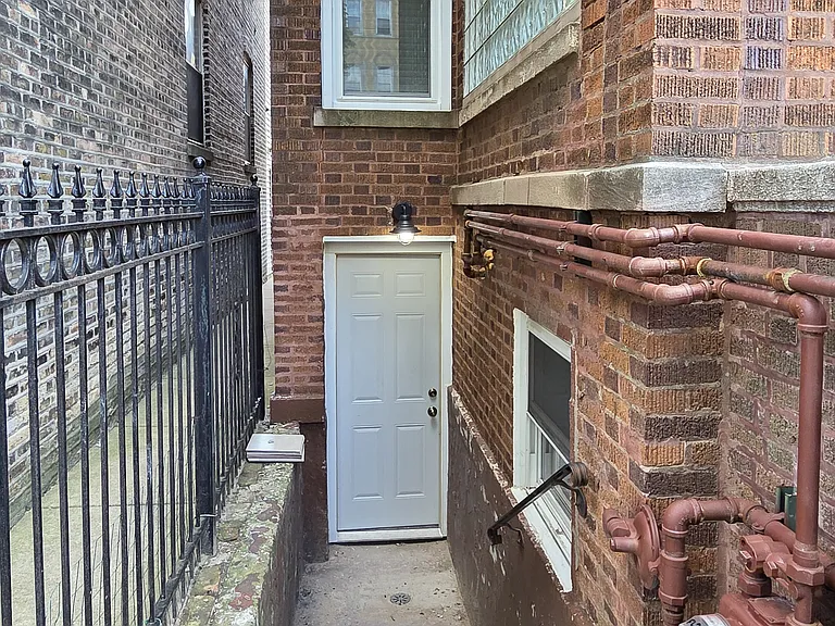 2637 W Winona St #3 — Photo 16