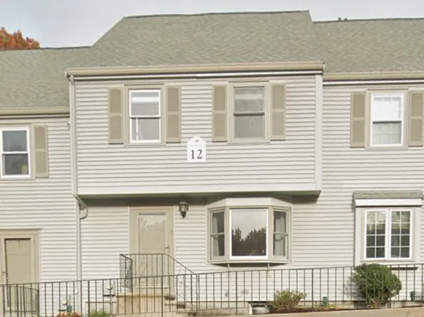 12 Oak Ridge Dr Unit 3, Maynard, MA 01754
