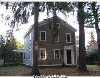 2nd image of 815 Nut Plains Rd