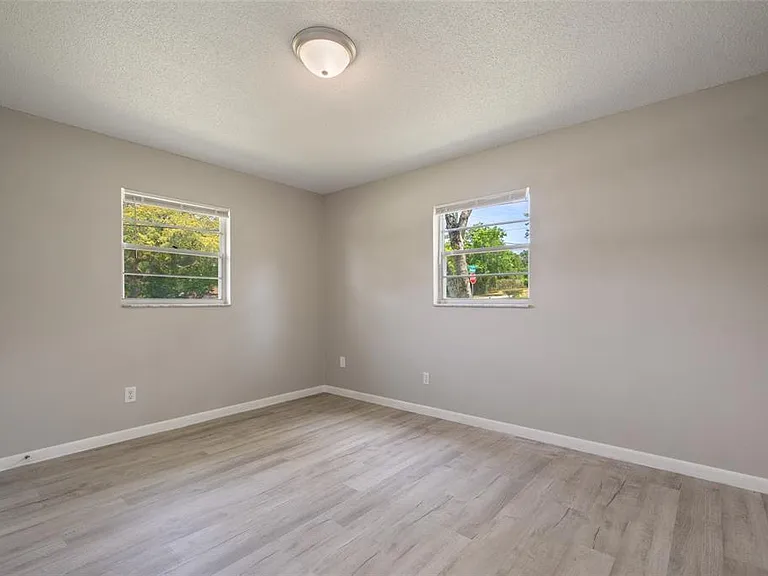 111 Amigos Rd — Photo 20