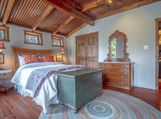 60 Twining Rd, Taos Ski Valley, NM 87525