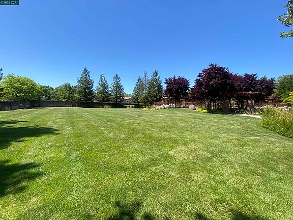 5th image of 2409 Maidenhair Way