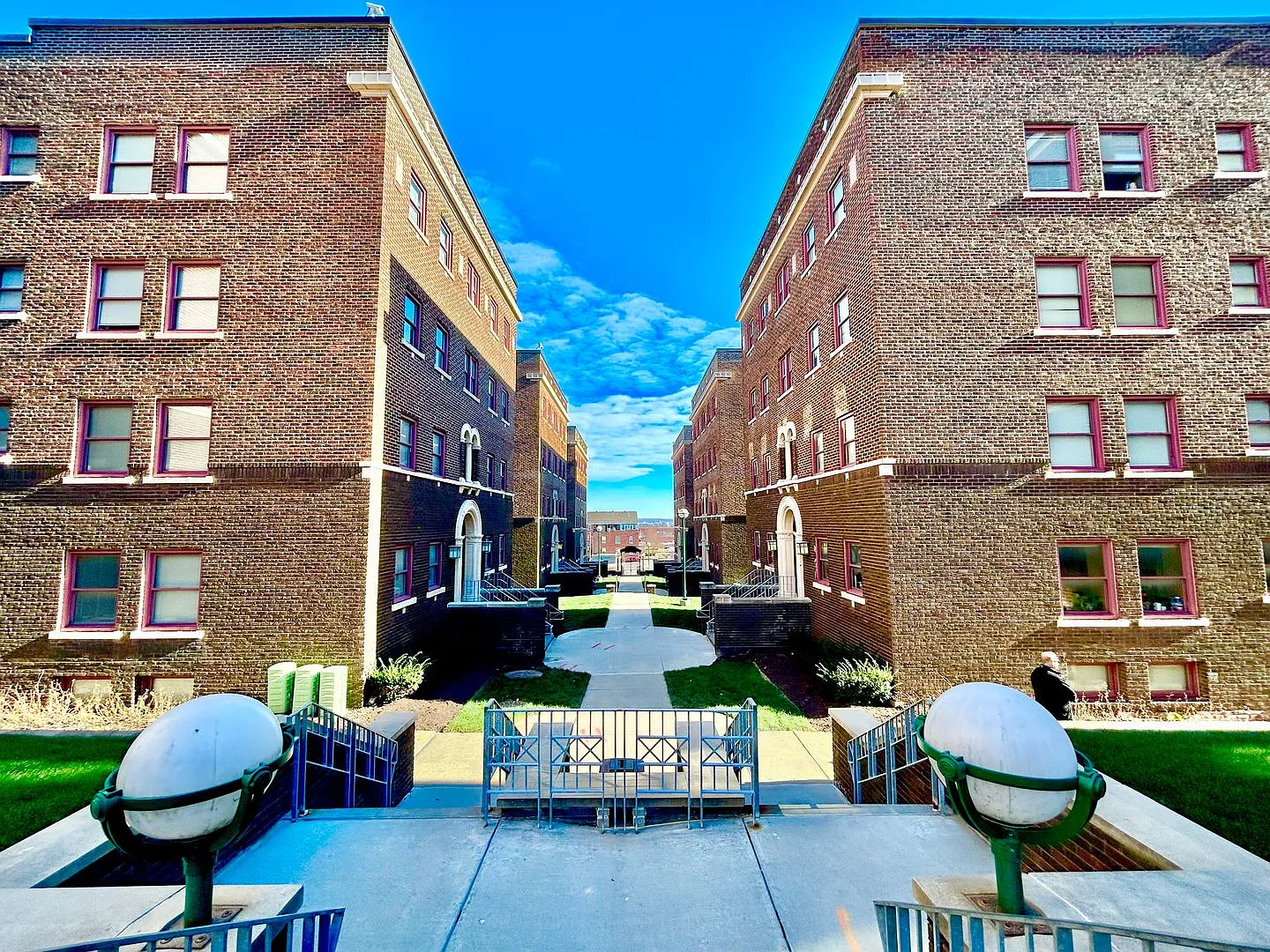 Drake Court — Photo 3