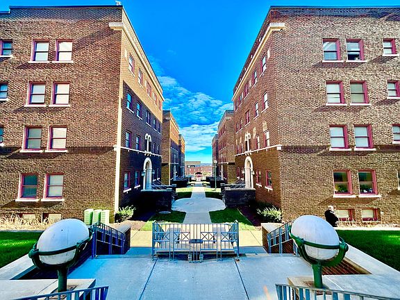 3rd image of 2116 Leavenworth St #2020-638