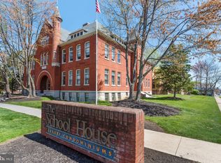 133 W Locust St APT 110, Mechanicsburg, PA 17055
