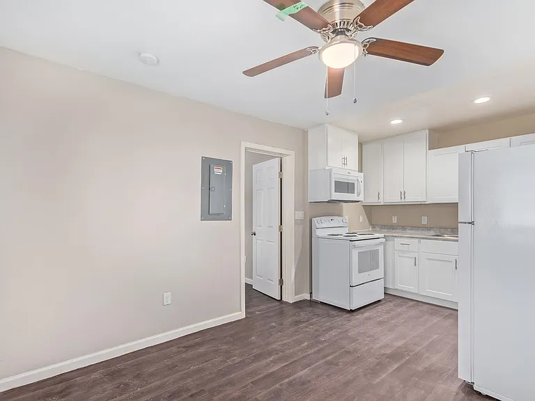 1802 N 26th Pl — Photo 16