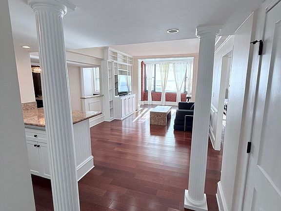 3rd image of 14 Lockwood Dr #100