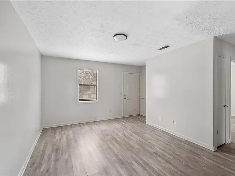 1007 New Lacy St #8 — Photo 4