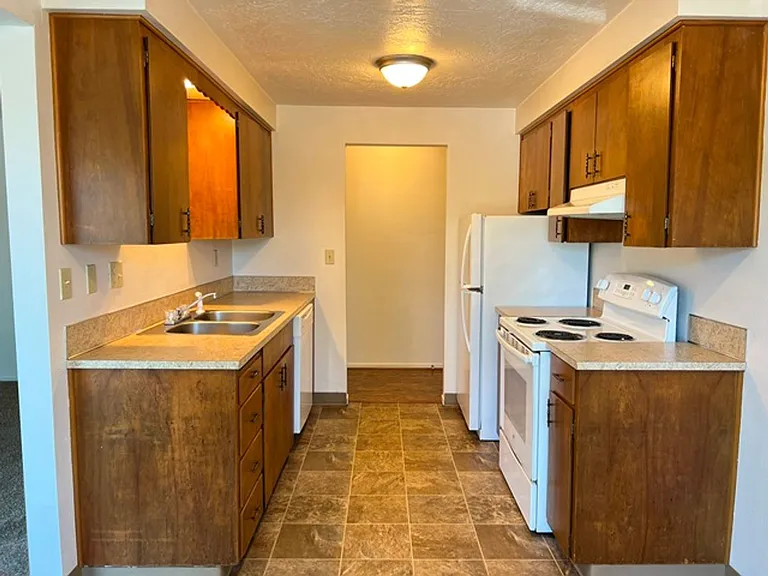 1125 Wyatt Ave — Photo 10