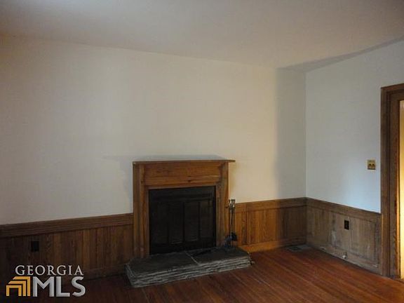 LIVING ROOM%0a
