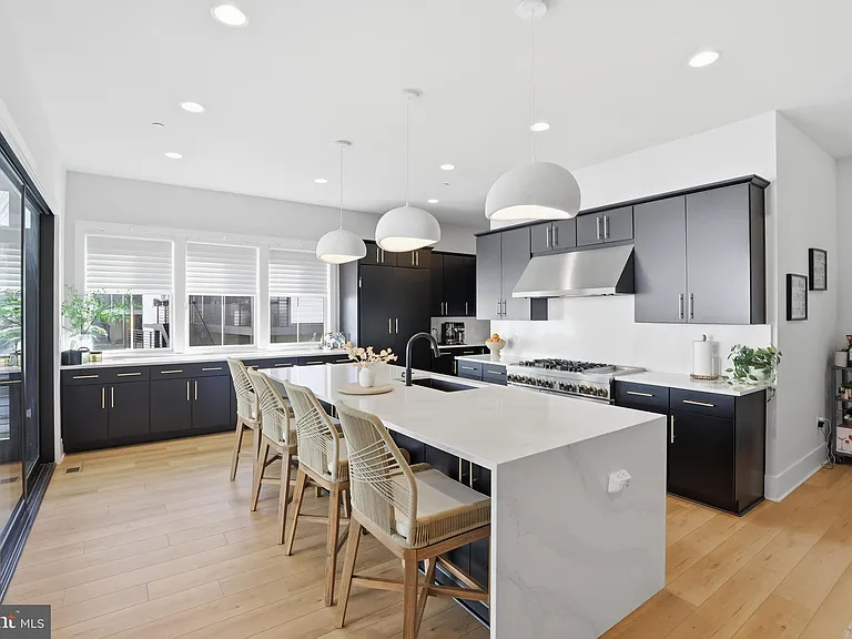 9725 Lantana Way — Photo 3