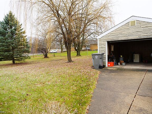 4th image of 1333 Detroit Ave
