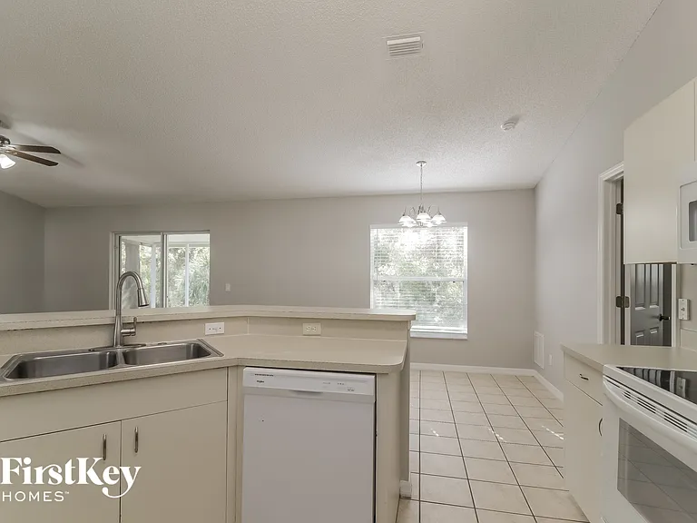 2417 Larkwood Rd — Photo 6