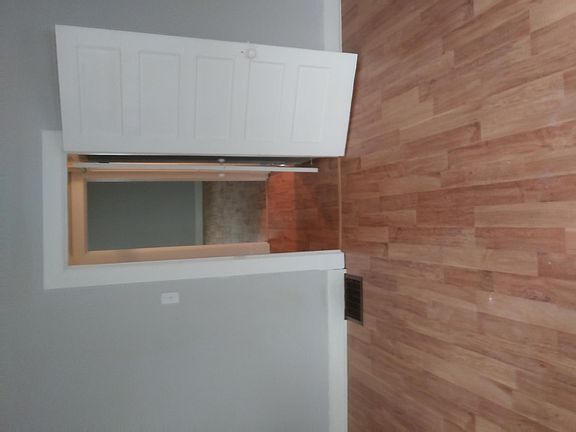 5th image of 289 Sherman Ave #289