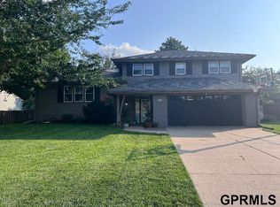 13611 Walnut St, Omaha, NE 68144