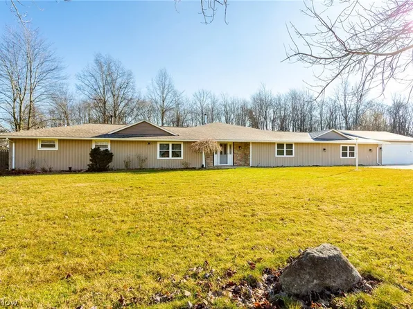 3510 Five Oaks Dr, Richfield, OH 44286