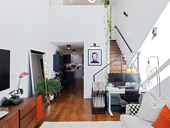 4th image of 299 Van Buren St #2C