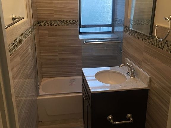 2nd image of 35 W 64th St APT 9C