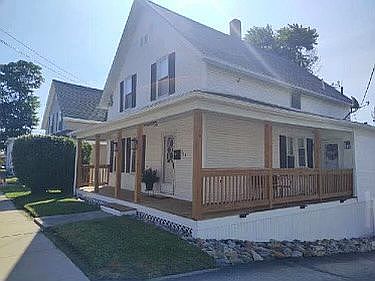 2nd image of 206 Farm St