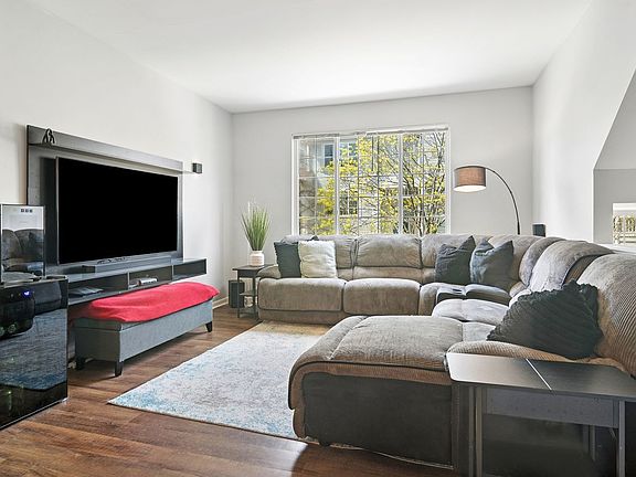 2nd image of 1365 New Haven Dr