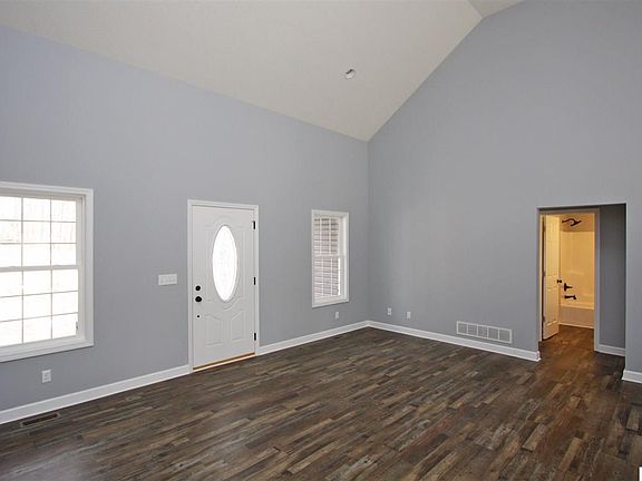 2nd image of 82 Crestridge Ct