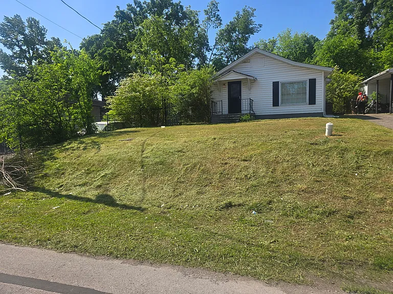 1008 Hunters Meadow Ln — Photo 12