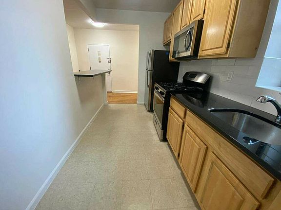 5th image of 320 Sterling St #444E